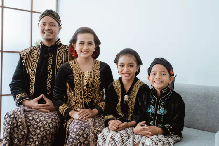 Simbolisme dalam Pakaian Tradisional Indonesia: Pengertian Lebih Dalam Tentang Budaya Nusantara